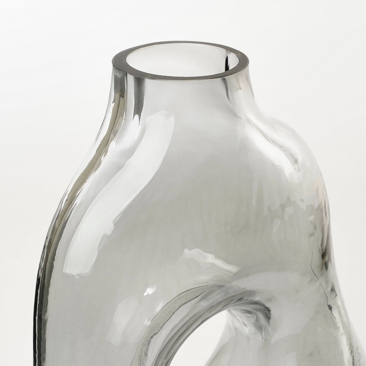 Jay Vase - L19 x W11 x H25 cm - Glass - Light gray